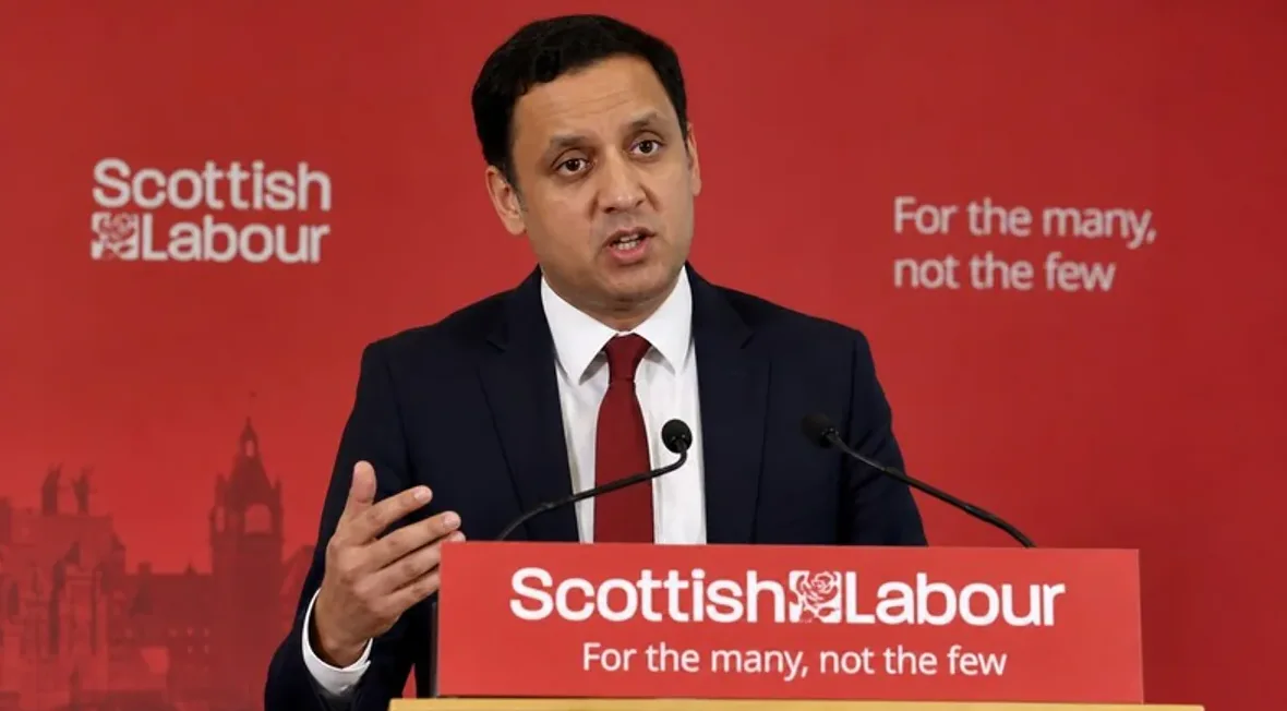 Bank Surcharge Fight Tests Labour's Energy Bill Strategy
